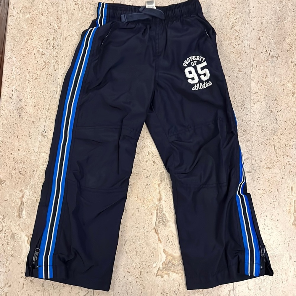 Osh’kosh nylon jogger style pants with thermal liner. Size 5
